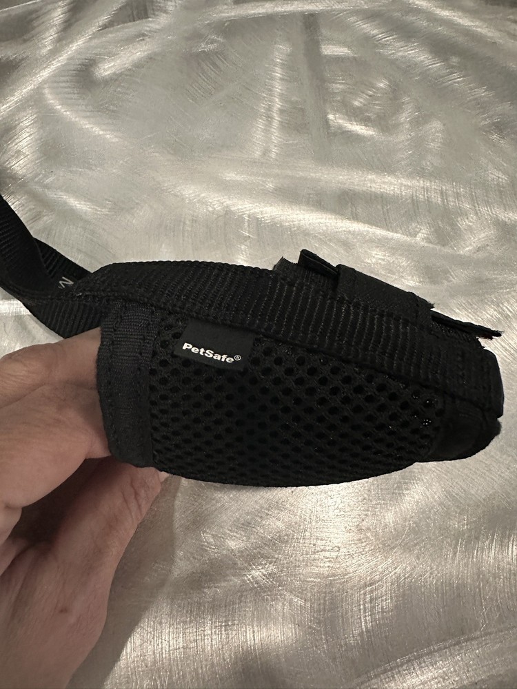 PETSAFE ** Comfortable Nylon Padded DOG MUZZLE ** MEDIUM Black