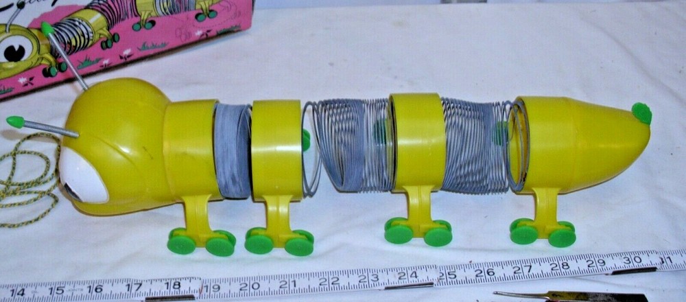 MR. WIGGLES CALA-PULLER SLINKY PULL TOY BOXED BY WILKENING SHARP!
