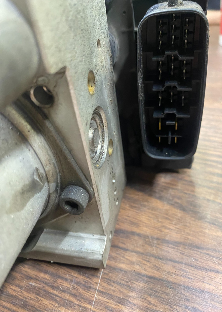 898155375 ISUZU NPR BRAKE CONTROL MODULE (ABS) 4D8-0010