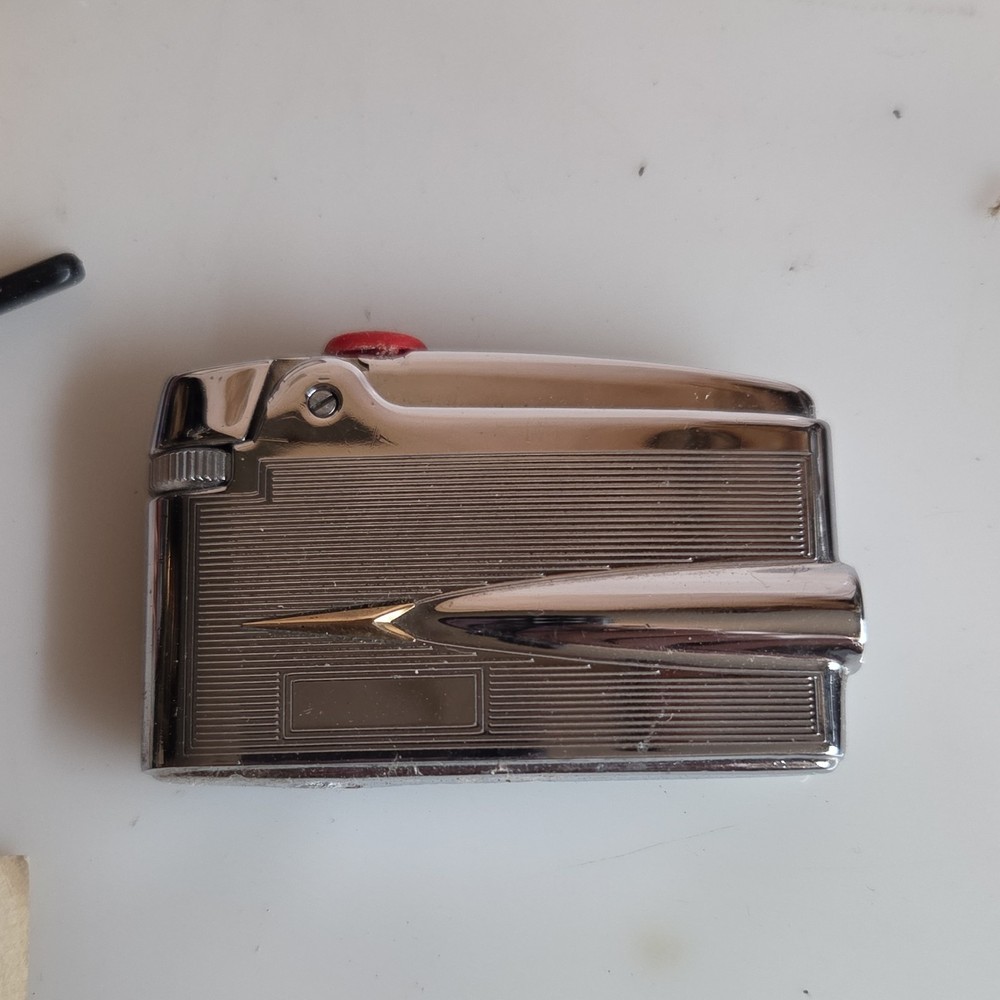 Ronson Varaflame Chromed Pocket Lighter with Case & Instructions