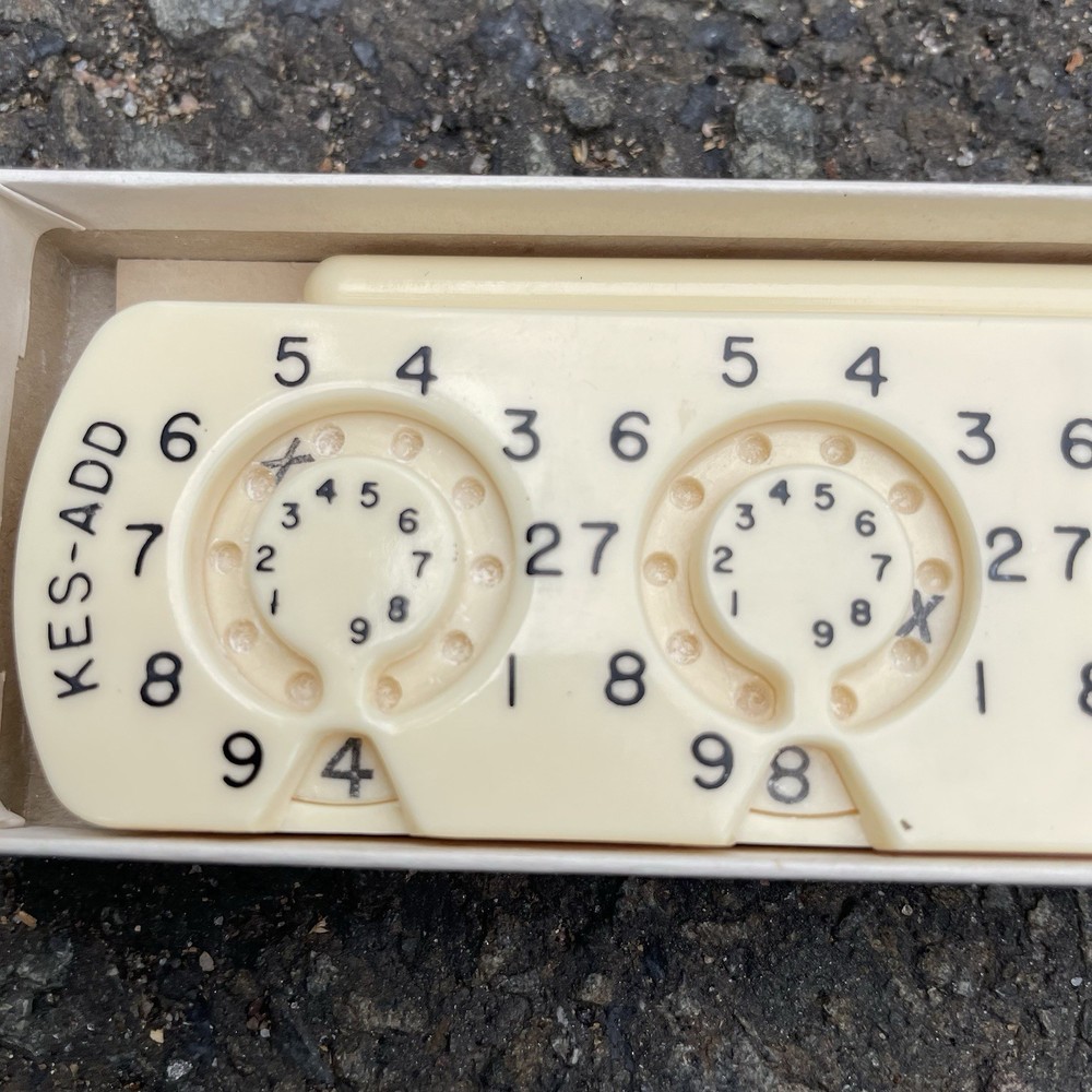 Vintage Kess-Add Pocket Adder calculator Hart Vance Co. Math Complete