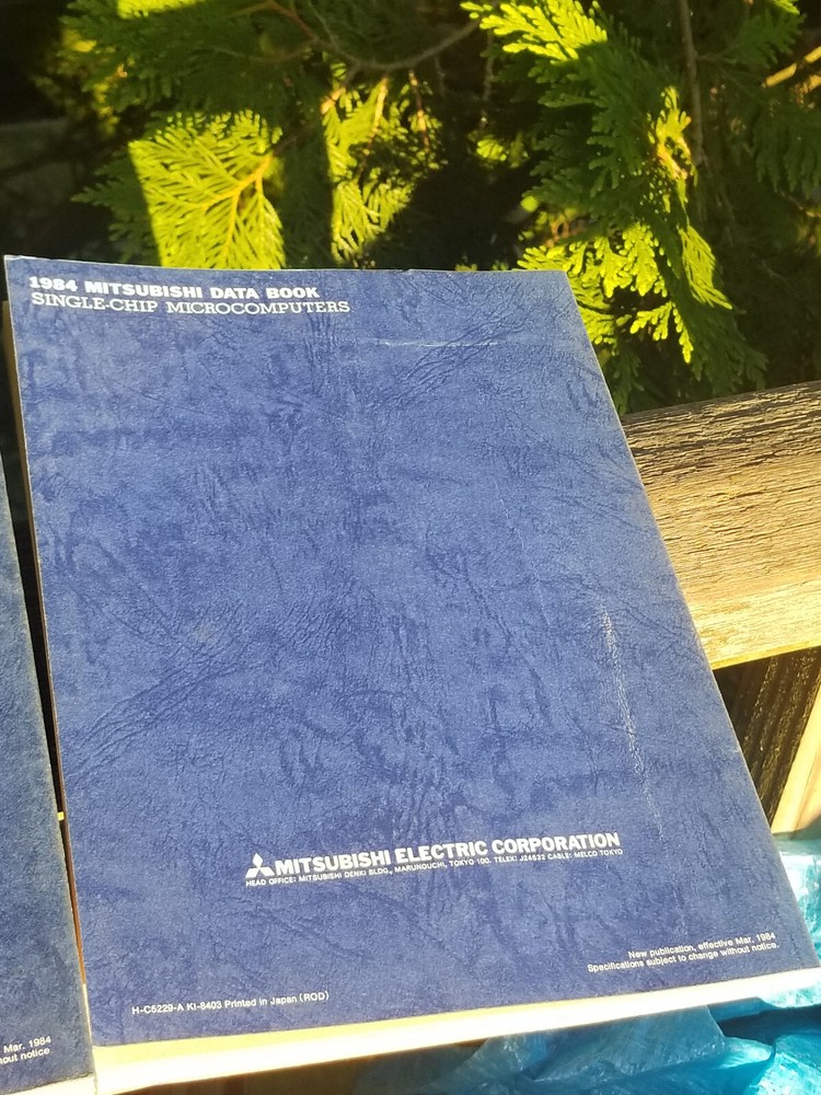 2 VINTAGE ELECTRONICS BOOKS DATA 1984 MITSUBISHI MICROPROCESSORS & SINGLE CHIP