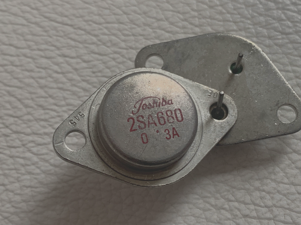 2SA680 ORIGINAL NEW GENUINE TOSHIBA Silicon PNP Diffused Transistor