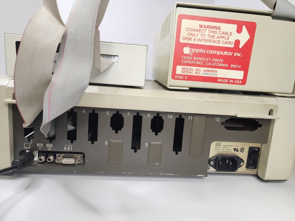 Vintage Apple IIe A2S2064 Computer w/ 2 Disk Drives Powers On