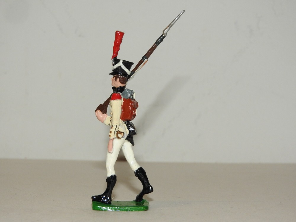 FRENCH INFANTRY MARCHING WITH RIFLE & BAYONET AFFIXED