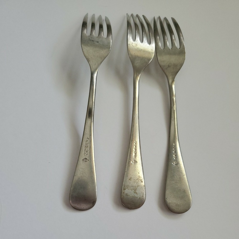 3 Dinner Forks Silverplate Flatware Maker??