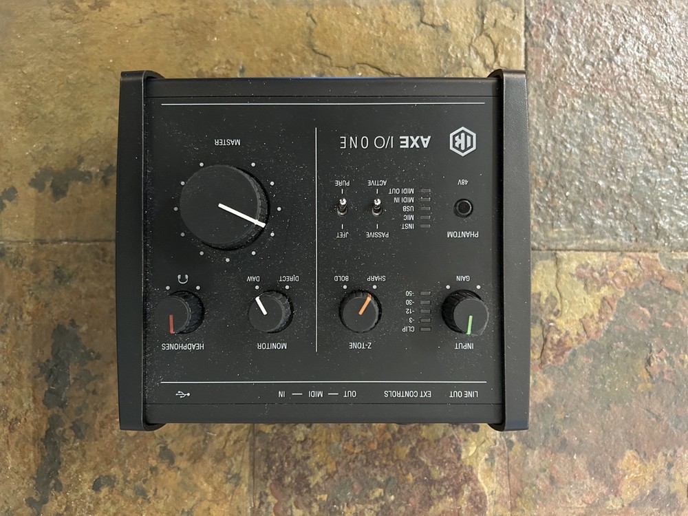 IK Multimedia Axe I/O One USB Audio / Midi Interface & USB Cable