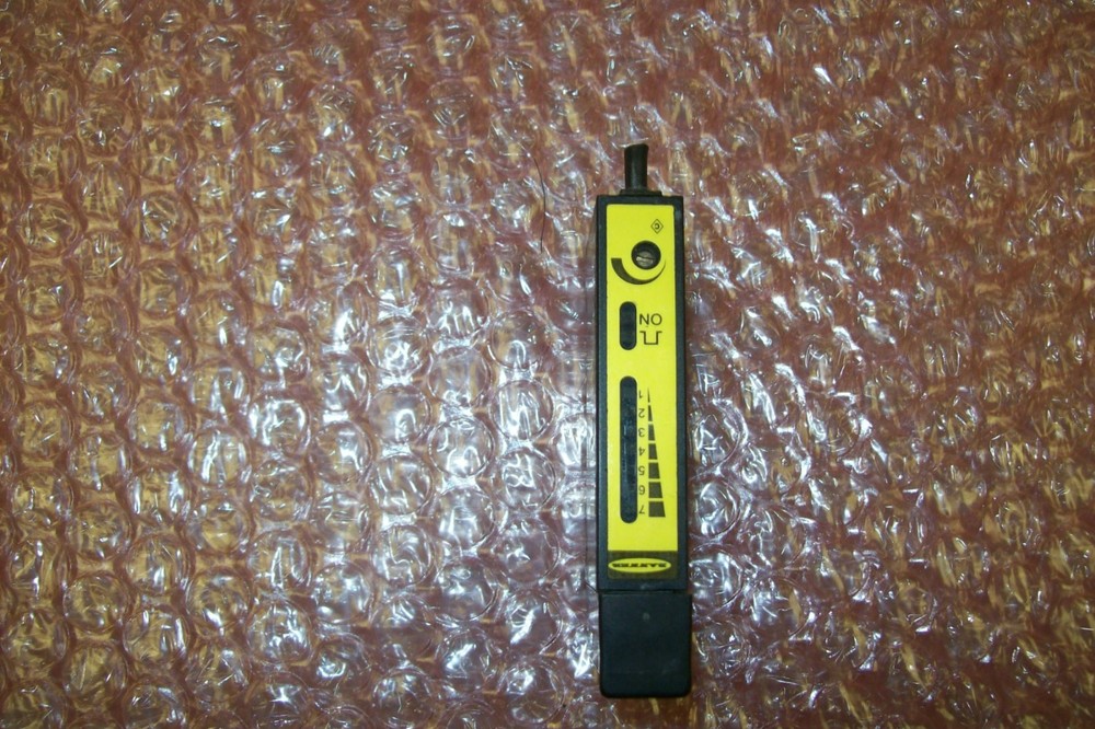 Banner D12SP6FP Used Plastic Fiber Optic Sensor