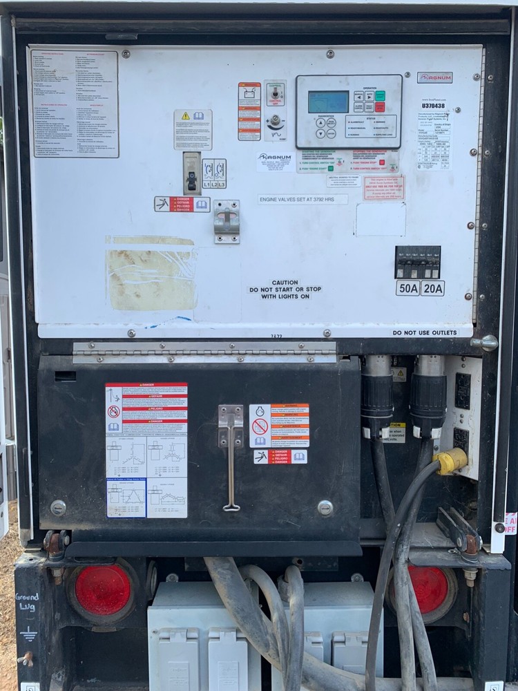 DIESEL GENERATOR LIGHT TOWER