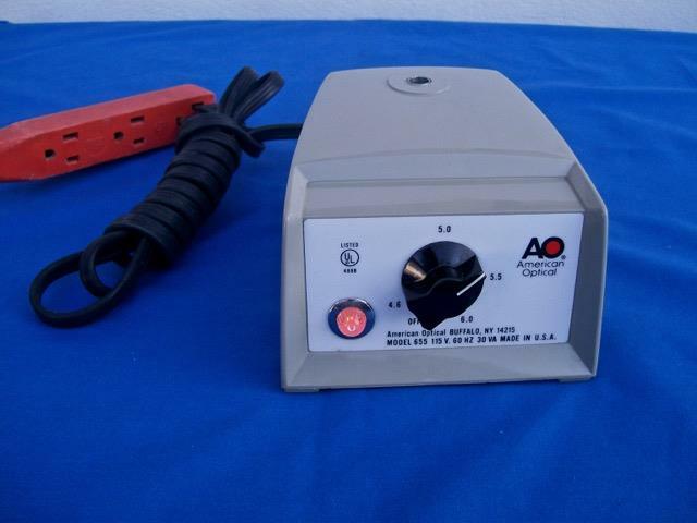 AMERICAN OPTICAL MODEL 655 MICROSCOPE ILLUMINATOR