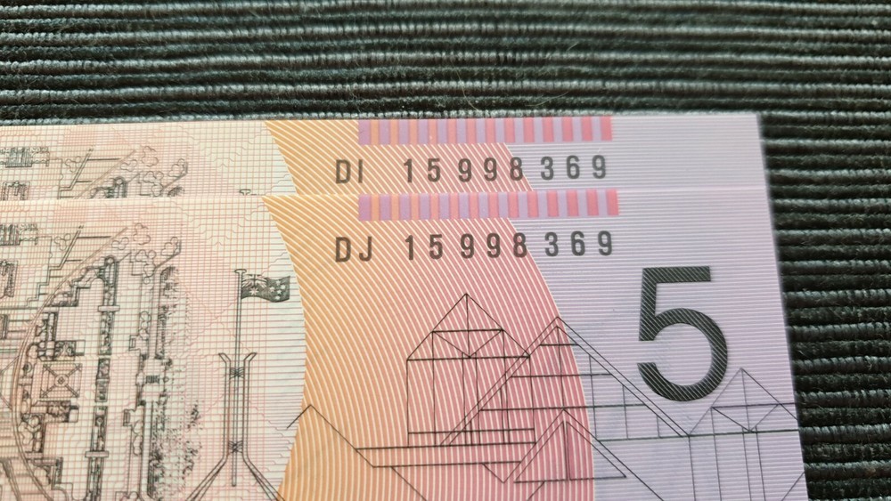 AUSTRALIA $5 2015 Consec Prefix DI DJ Matching Serials x 2 UNC Polymer Banknotes
