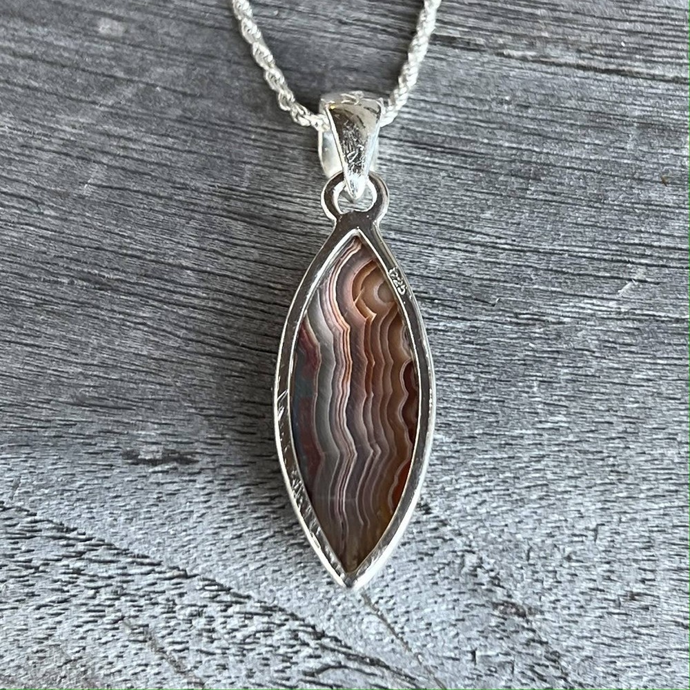 Laguna Lace Agate Pendant