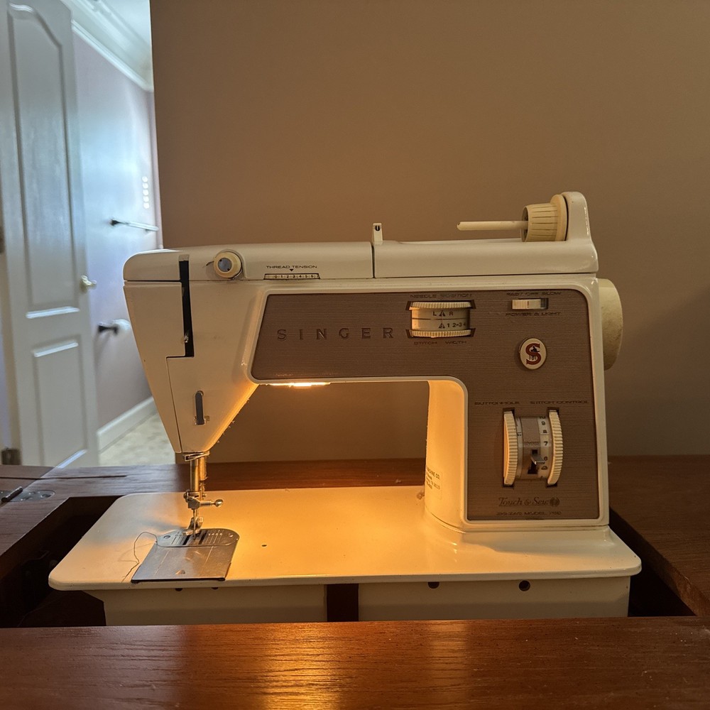 Singer Touch & Sew Zig Zag Model 758 Sewing Machine