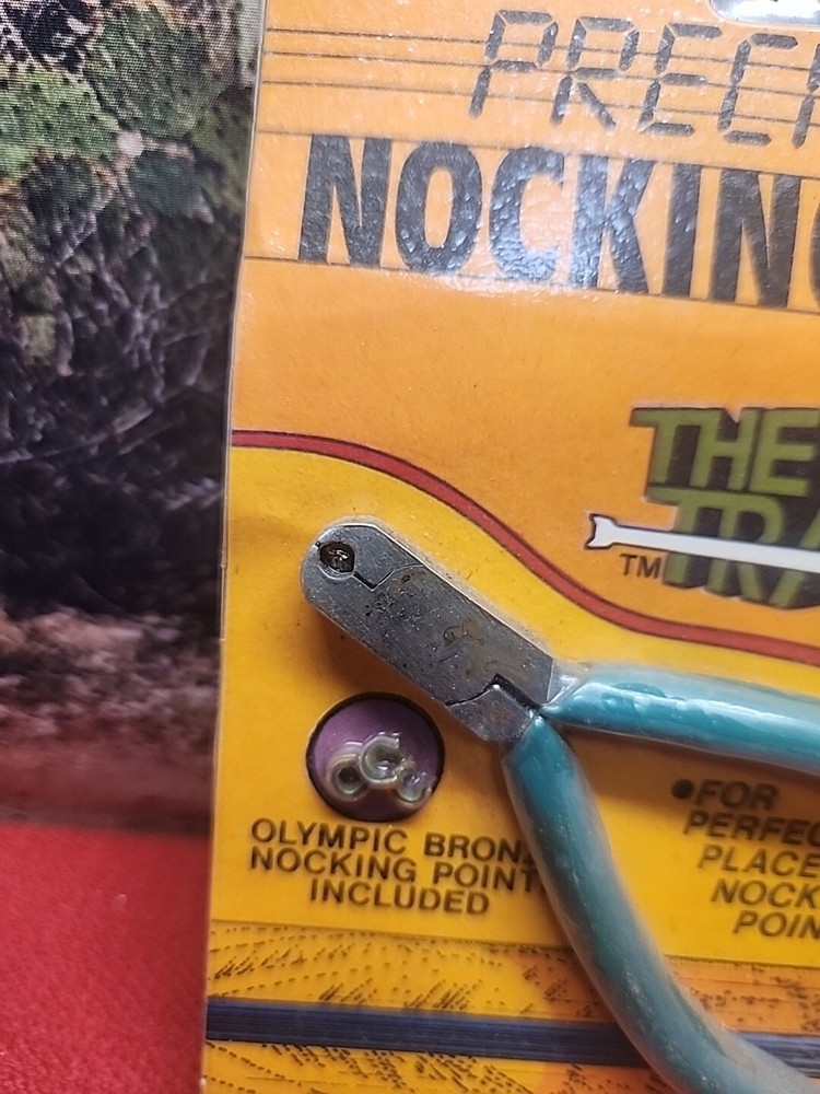 The Game Tracker Precision Nocking Pliers - Green