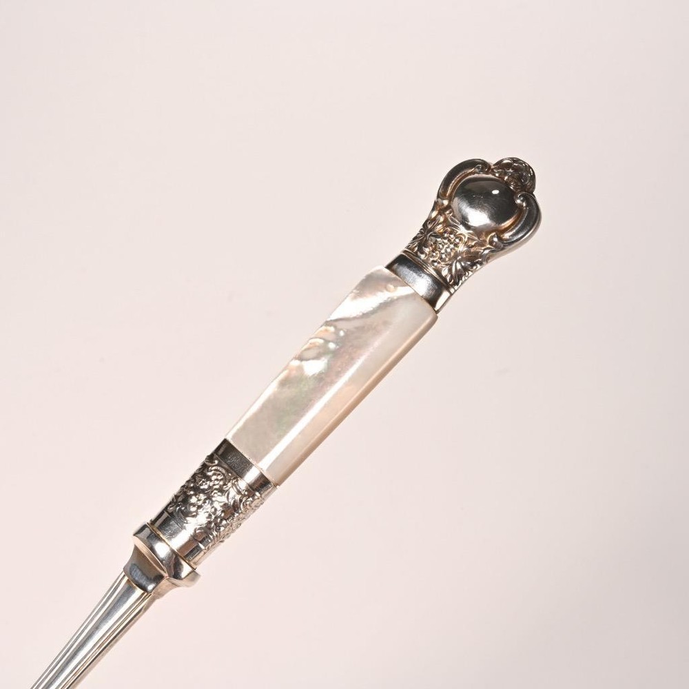 Sheffield Silverplate Stilton Cheese Scoop MOP Handle Barbara Walters Collection