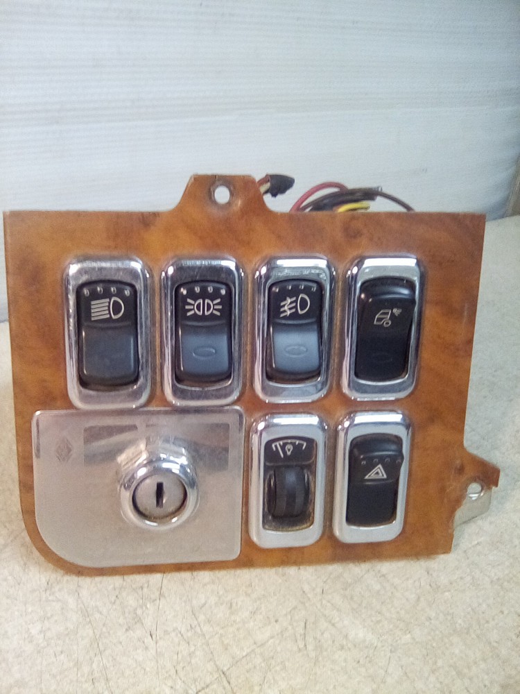 Peterbilt S64-6015-260 Switch Panel "NO KEY"