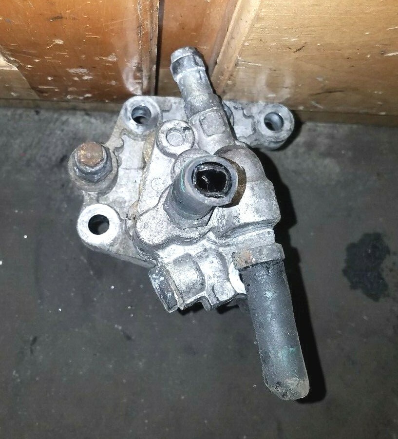 VOLVO D12 FUEL PUMP 21067955