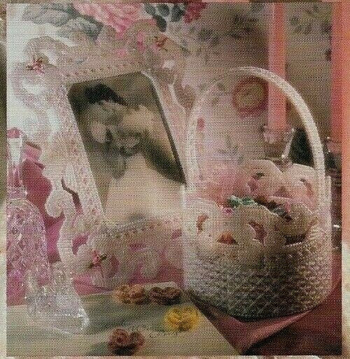WEDDING FRAME & BASKET DIGEST SIZE PLASTIC CANVAS PATTERN INSTRUCTIONS