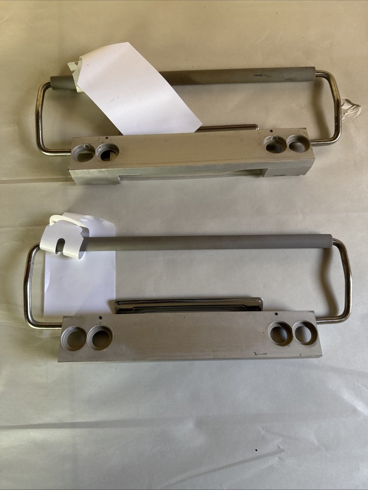 Handle. Side Handle. 2. Baxter V. Mueller Genesis Instruments Sterilization Case