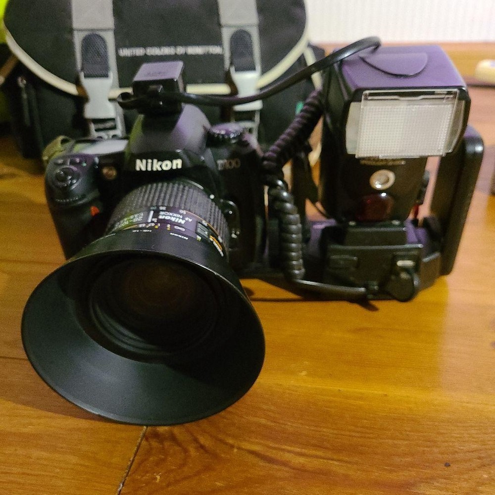 Nikon D100 Camera C025