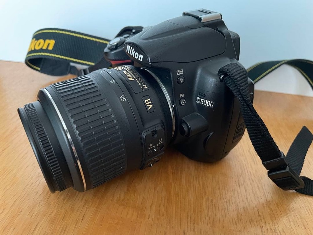Nikon D5000 digital SLR camera double lens set