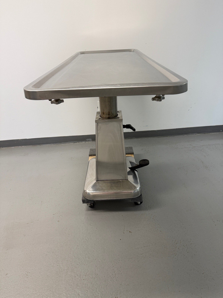 SHOR-LINE PEDESTAL VETERINARY SURGERY TABLE
