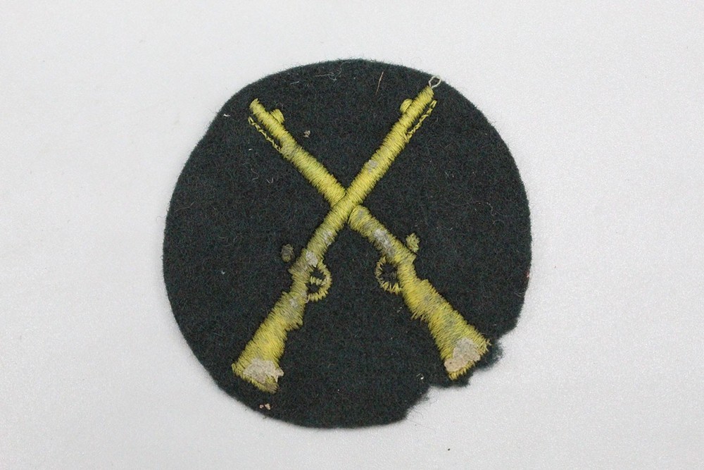 WW2 German Army Weapons Maintenance . EFL1032