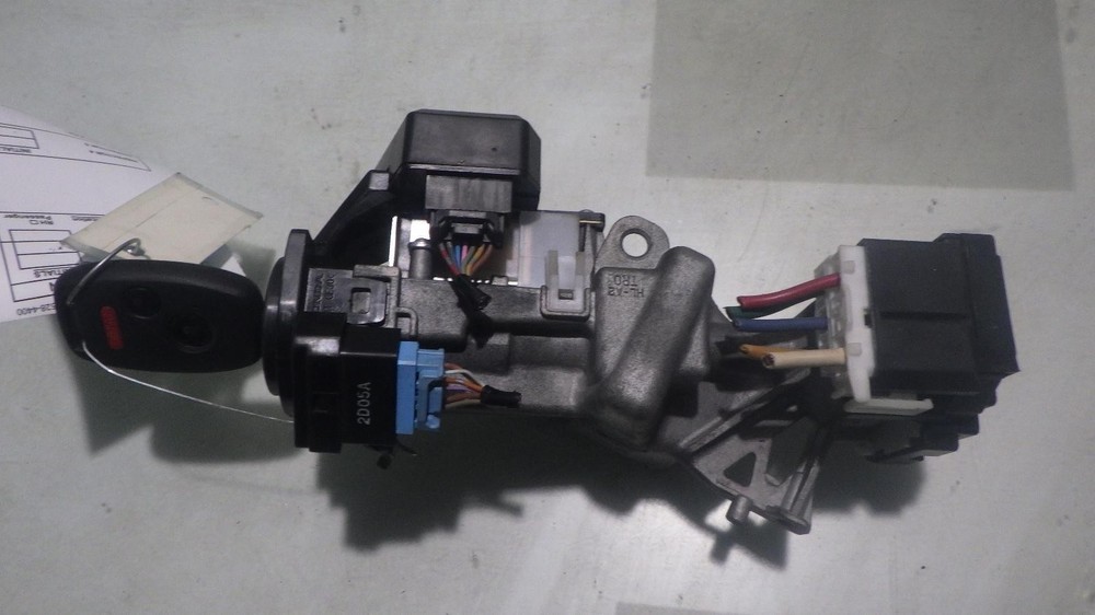 13 HONDA CR-V Ignition W/Key