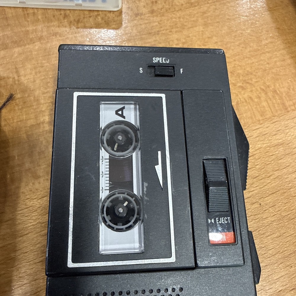 Lanier P-124 Microcassette Recorder And Leather Case - Untested