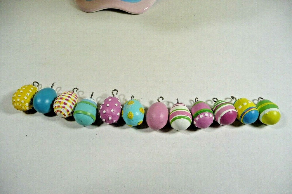 BOSTON WAREHOUSE Pedestal Cake Plate Removable Easter Egg Charms Original Box!!