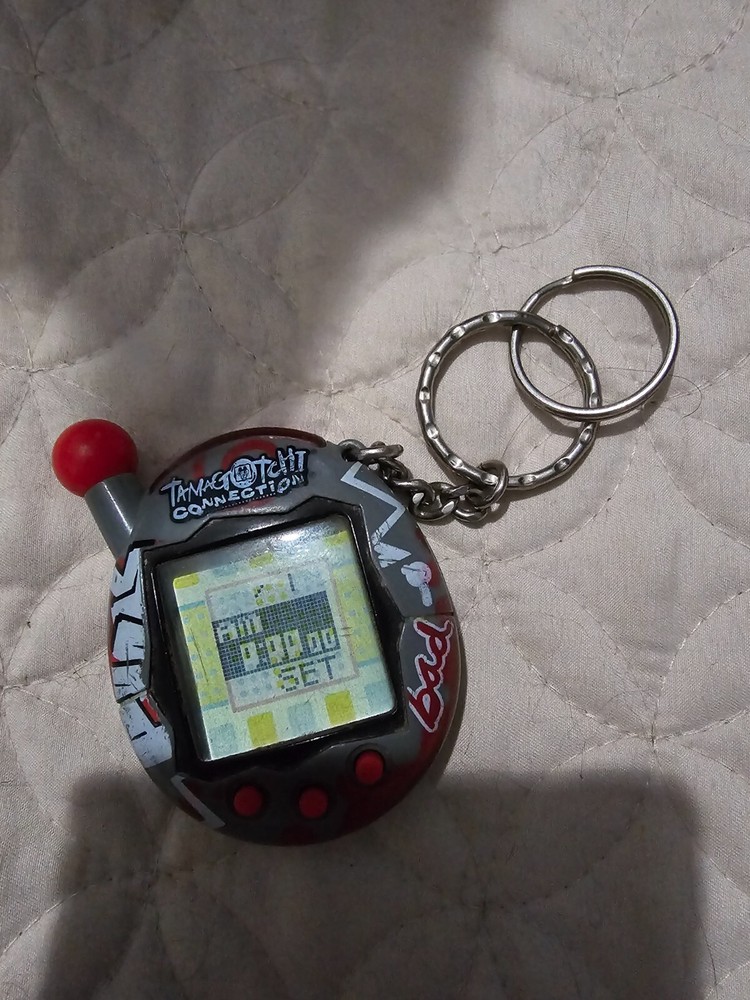 Tamogatchi Connection Gray Red Punk Bad 2004 Pre Owned