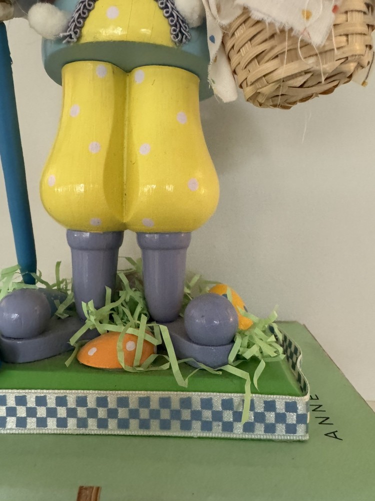 Vtg. Smithsonian Easter Bunny Rabbit Nutcracker w/Pastel Eggs & Paints in Basket