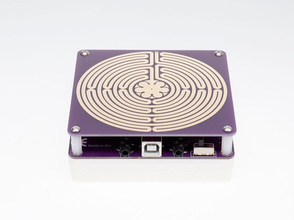 Chartress labyrinth coil module with amplifier for radionics experiments