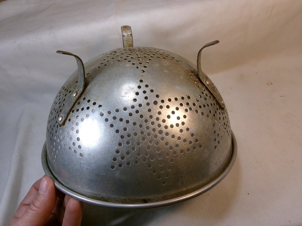 Vintage Aluminum Star Pattern Colander Strainer