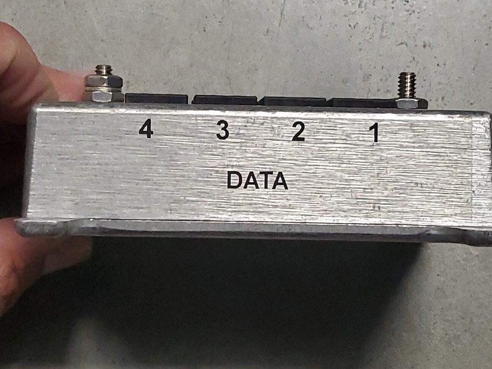 L-Com BT-CAT5-P4