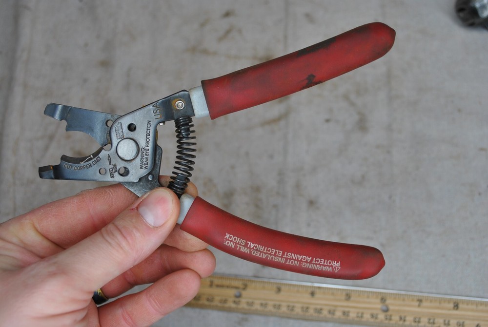 Klein Tools Multi-Cable Cutter 63020 Klein-Kurve® 12AWG Solid and Stranded