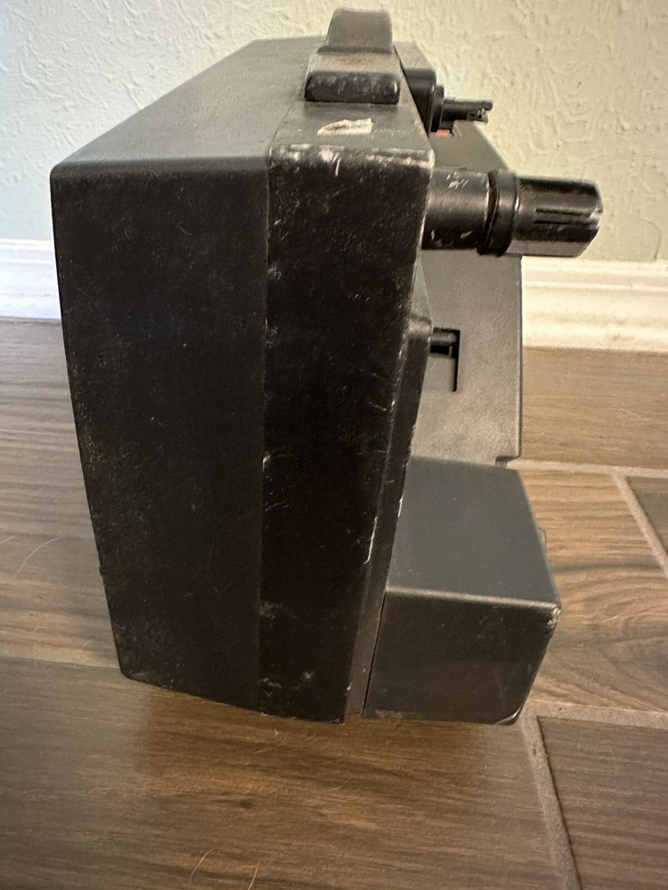 Bell & Howell 10MS 8mm Dual Super Variable Speed Black Projector Untested