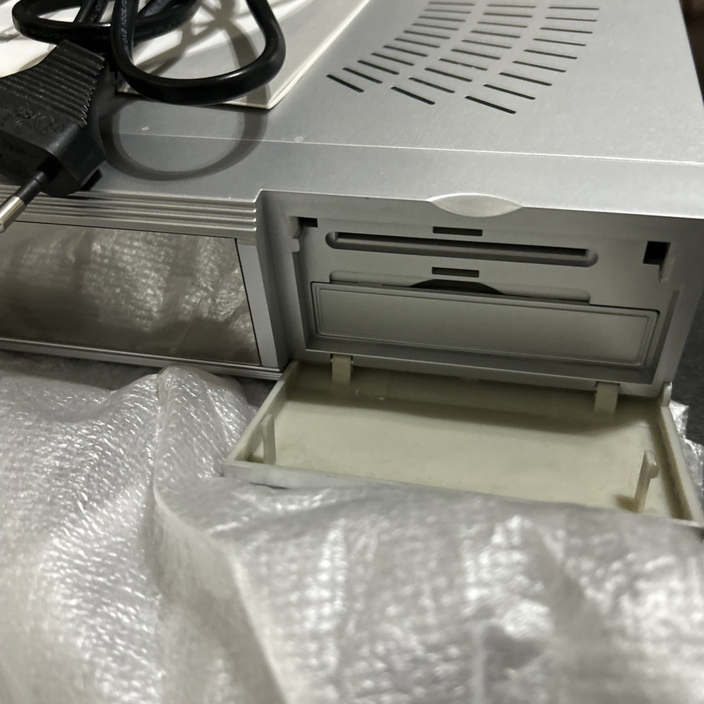 Omega Sat DSB5701 Satalight Receiver With Remote Control (EU Plug!)