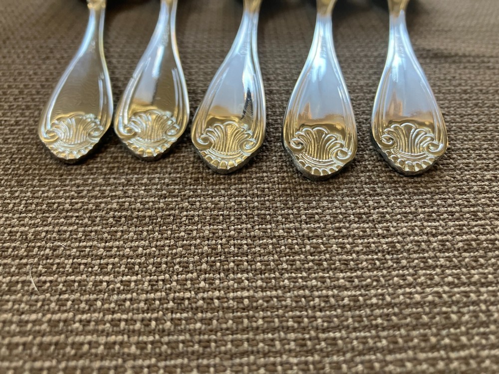 Oneida ROYAL SHELL Stainless Flatware--5 Teaspoons - VGUC