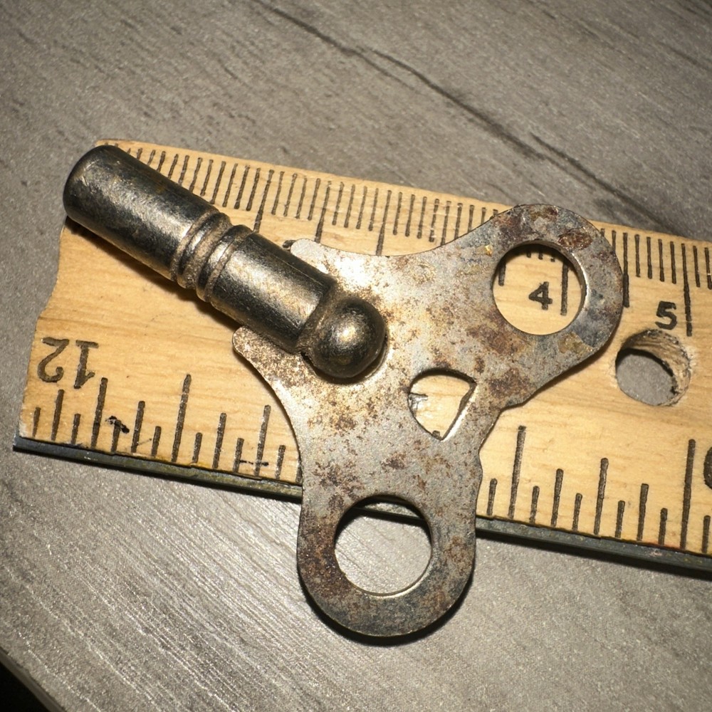 Antique Wind-Up Key Clock Key Unbranded Rusty #9
