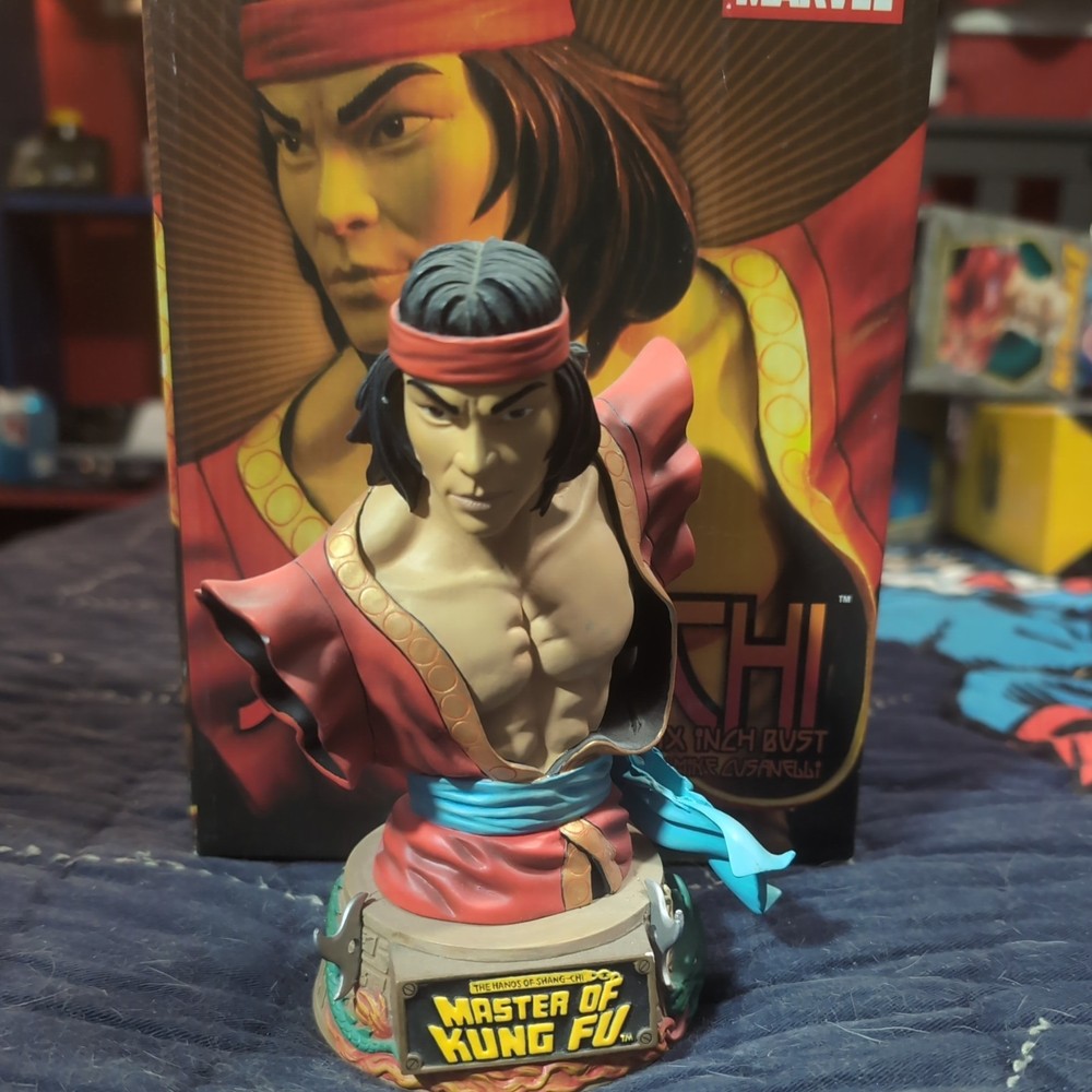 Marvel Universe SHANG CHI BUST Diamond Select 2003