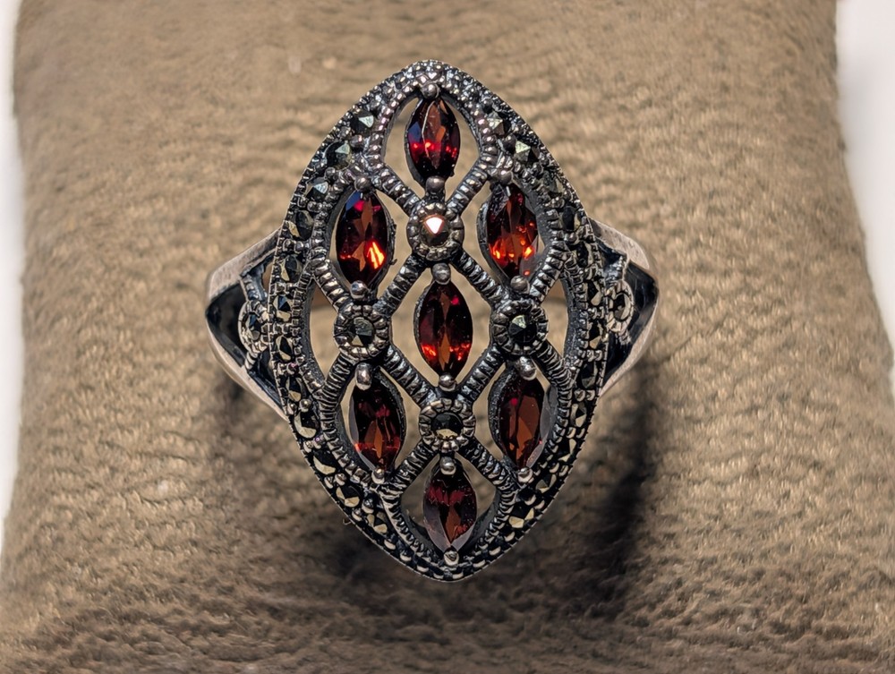 STERLING SILVER GARNETS RING SIZE 10 HALLMARKED 925