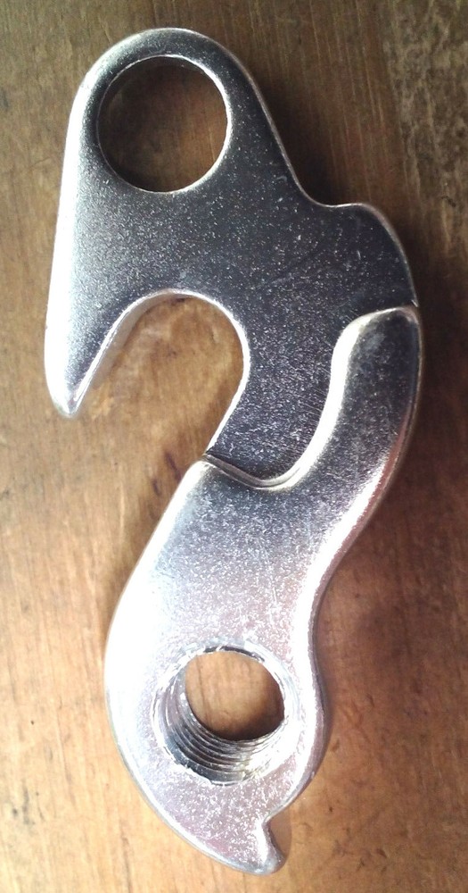 REPLACEABLE BICYCLE DERAILLEUR HANGER FRAME DROPOUT # 49 NEW