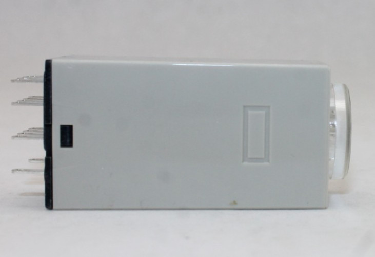 Omron H3Y-4 Timer