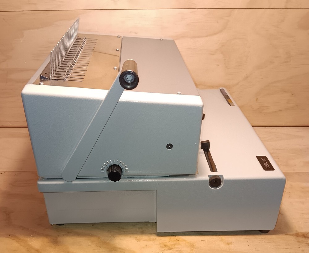 GBC CombBind C800PRO Electric Binding Machine, Binds 500 Sheets, Punches 25