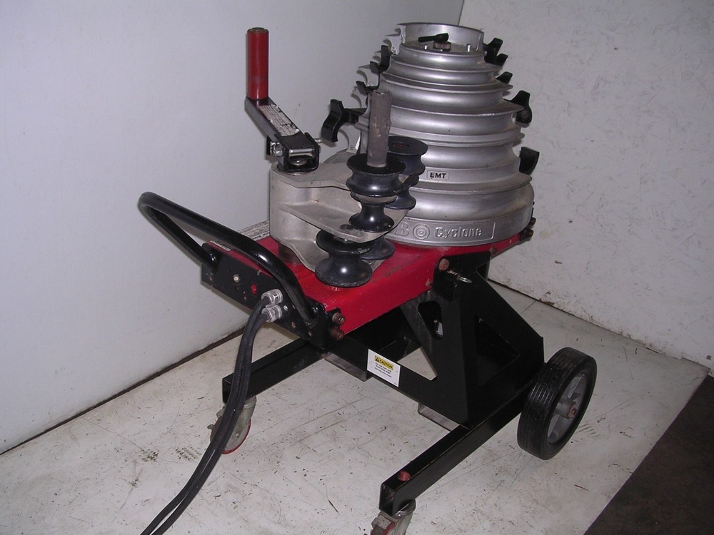 GB CYCLONE B2000 CONDUIT GARDNER BENDER REPLACEMENT REAR RUBBER WHEELS COMPLETE!