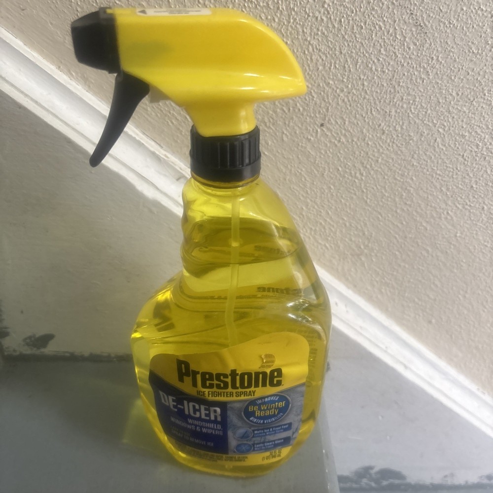 Prestone Ice Fighter Bottle Spray 32oz Windshield/ Window & Wipers Spray De Ice