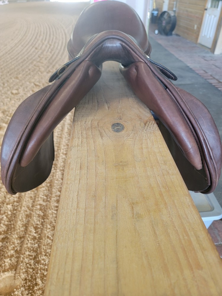 17.5″ Dover Circuit Premier Victory RTF Saddle *Adjustable*