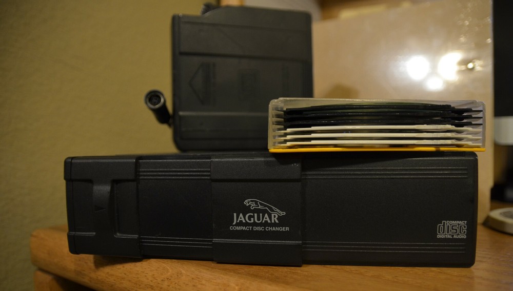 Jaguar compact Disc changer