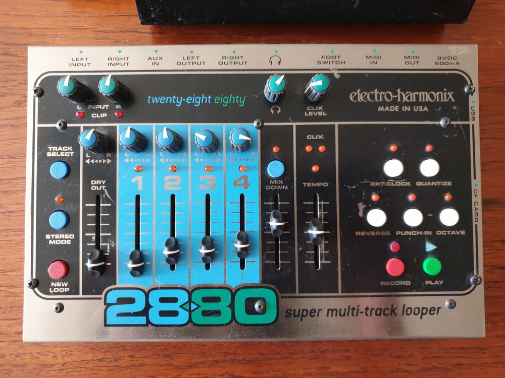 Electro-Harmonix 2880 Multi-Track Looper plus Controller